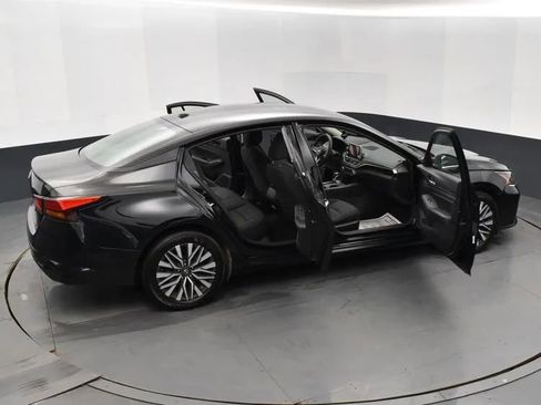 Used 2025 Nissan Altima 2.5 SV image 6