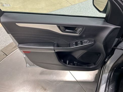 Used 2022 Ford Escape SE w/ Convenience Package image 13