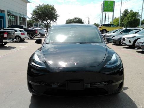 Used 2025 Tesla Model Y Long Range AWD/4WD image 2