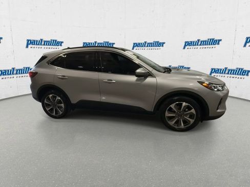 Certified 2023 Ford Escape Platinum w/ Premium Technology Package AWD/4WD image 13