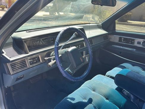 Used 1990 Oldsmobile 88 Royale Brougham image 26