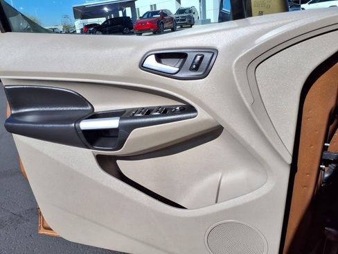 Used 2014 Ford Transit Connect Titanium image 28