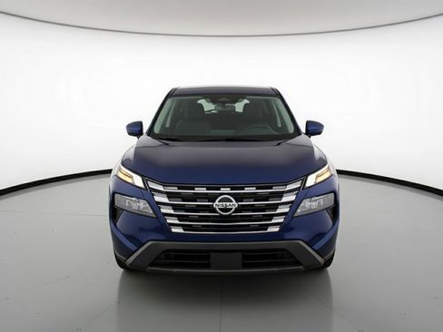 Used 2025 Nissan Rogue SV AWD/4WD image 2