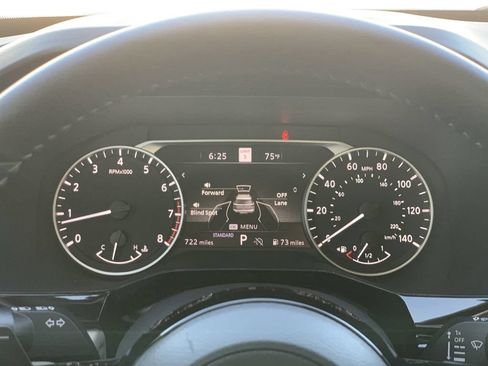 Used 2025 Nissan Pathfinder SL w/ Black Appearance Package FWD image 9