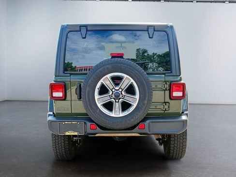 Used 2021 Jeep Wrangler Unlimited Sahara AWD/4WD image 4
