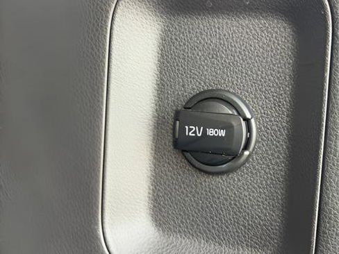 Used 2025 Kia Carnival image 16