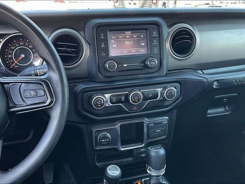 Used 2021 Jeep Wrangler Unlimited Sport AWD/4WD image 9