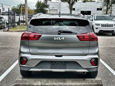 Used 2022 Kia Niro LXS image 5