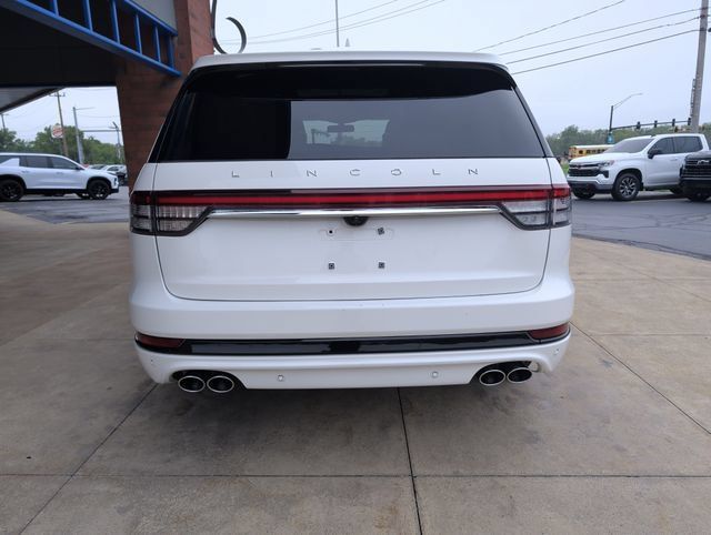 Used 2022 Lincoln Aviator Reserve w/ Equipment Group 201A AWD/4WD image 8