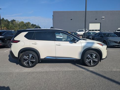 Certified 2023 Nissan Rogue SL w/ SL Premium Package FWD image 2