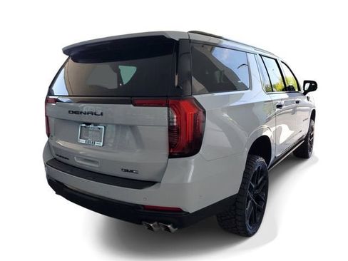 New 2026 GMC Yukon XL Denali w/ Sun & Power Step Package AWD/4WD image 5
