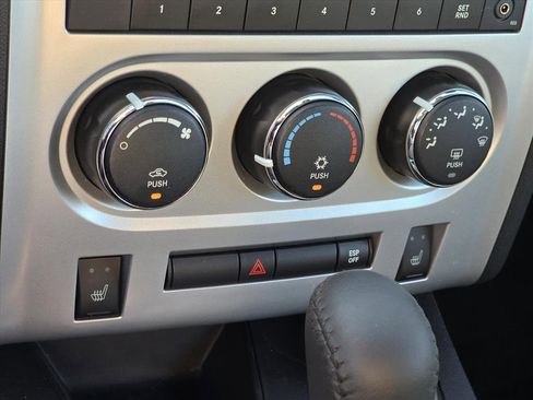 Used 2009 Dodge Challenger SE image 15