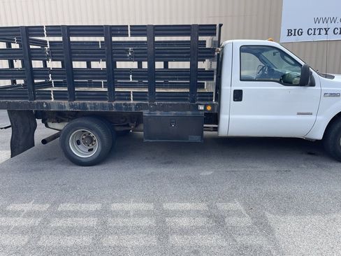Used 2006 Ford F350 XL image 3