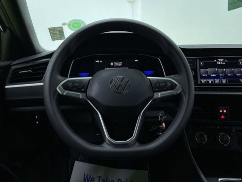 Used 2022 Volkswagen Jetta Sport image 18