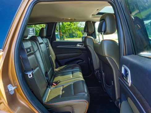 Used 2011 Jeep Grand Cherokee 70th Anniversary AWD/4WD image 19
