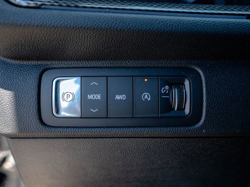 Certified 2025 Chevrolet Traverse High Country AWD/4WD image 20
