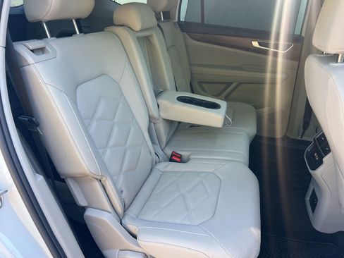 Certified 2026 Volkswagen Atlas SE w/ Panoramic Sunroof Package FWD image 41