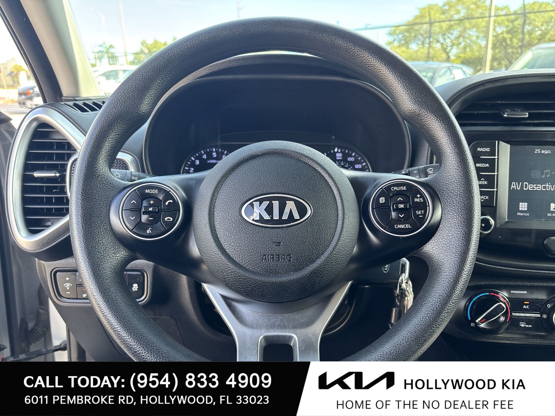 Used 2020 Kia Soul S FWD image 11
