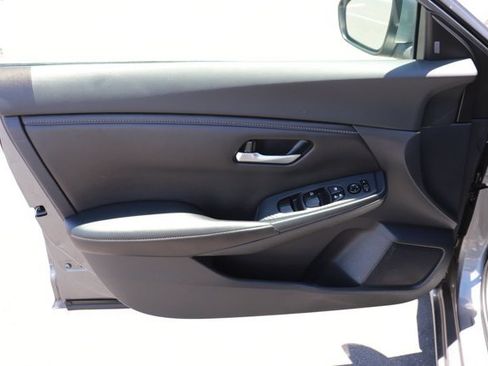 Used 2021 Nissan Sentra SV FWD image 10