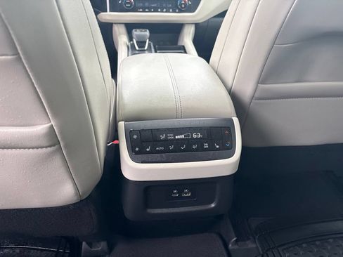Used 2022 Nissan Pathfinder SL w/ SL Premium Package FWD image 18
