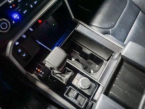 Used 2024 Toyota Tundra Platinum image 23