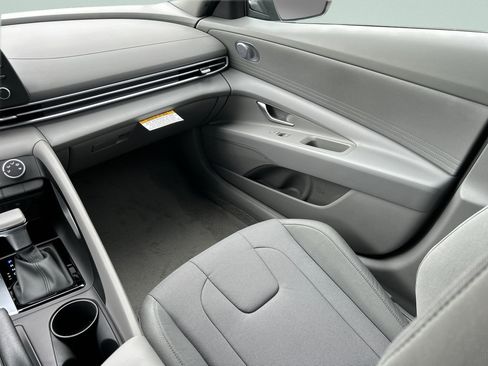 New 2026 Hyundai Elantra SEL Sport Premium FWD image 15