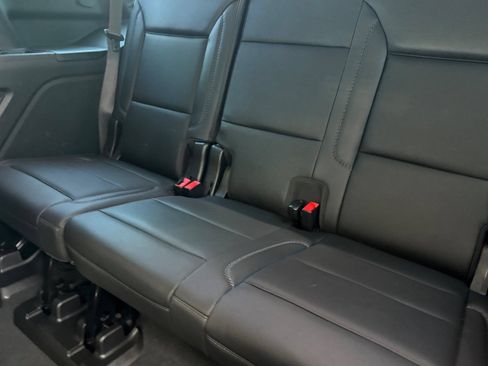 Used 2021 GMC Yukon Denali w/ Denali Premium Package AWD/4WD image 16