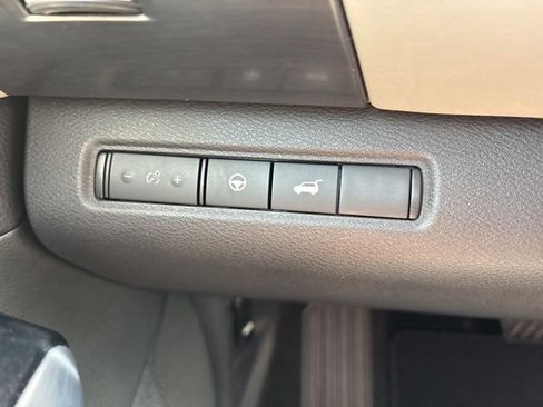 Used 2022 Nissan Pathfinder SL w/ SL Premium Package image 7