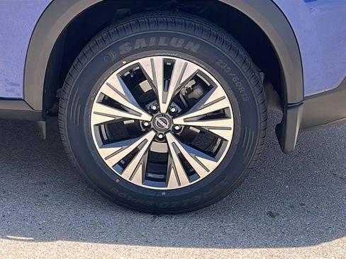Used 2023 Nissan Rogue SV FWD image 5