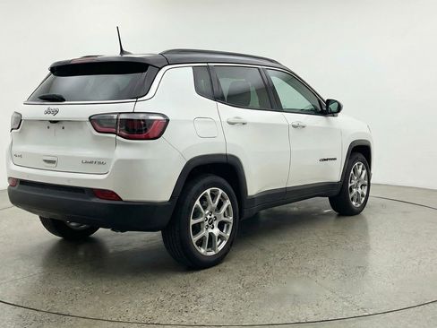 Used 2025 Jeep Compass Limited image 9