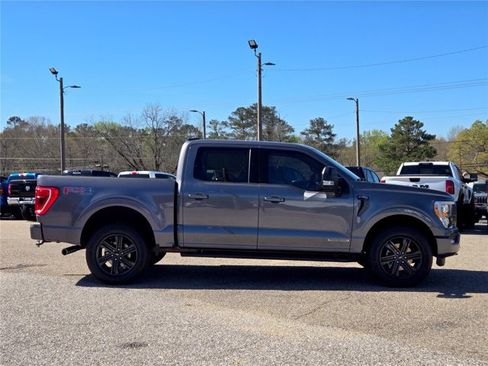 Used 2022 Ford F150 XLT w/ Equipment Group 302A High AWD/4WD image 14