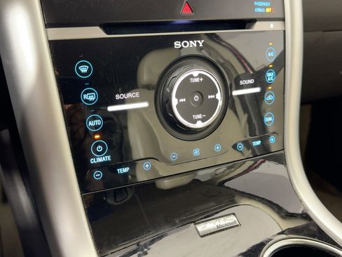 Used 2011 Ford Edge Limited image 18