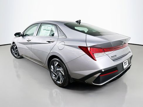 New 2026 Hyundai Elantra Limited image 5