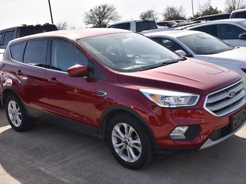 Used 2019 Ford Escape SE image 4