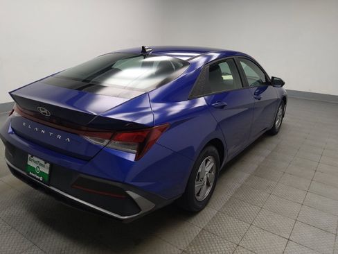 Used 2024 Hyundai Elantra SE FWD image 9