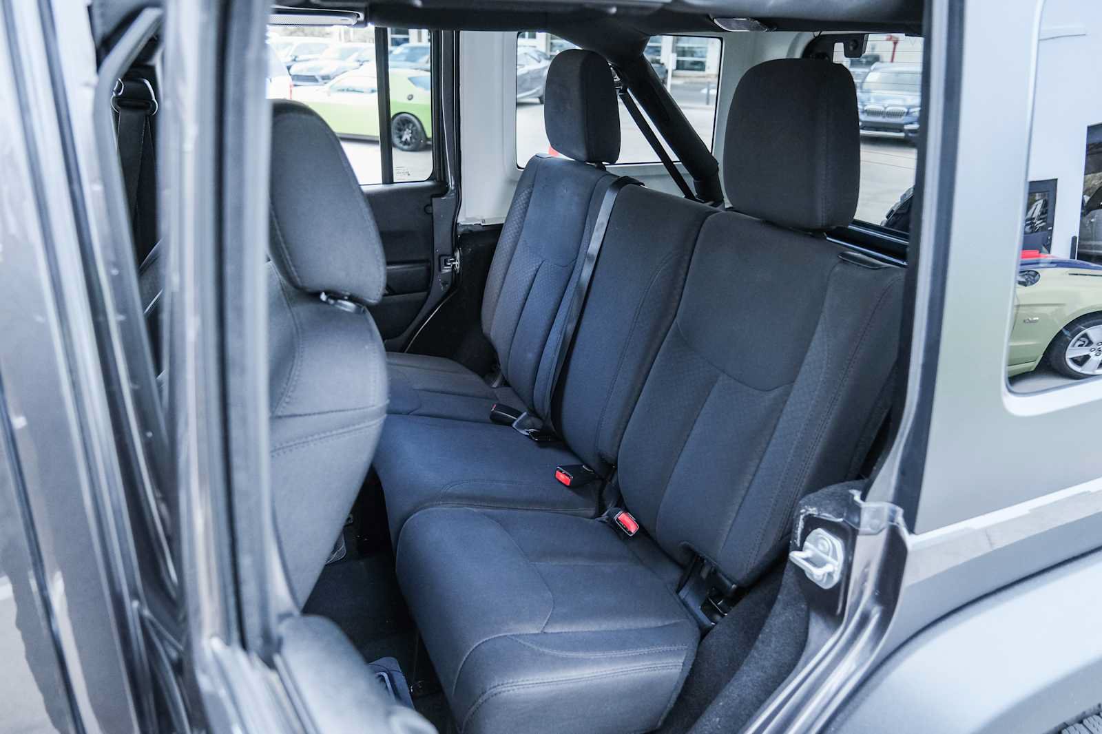 Used 2018 Jeep Wrangler Unlimited Sport S AWD/4WD image 31