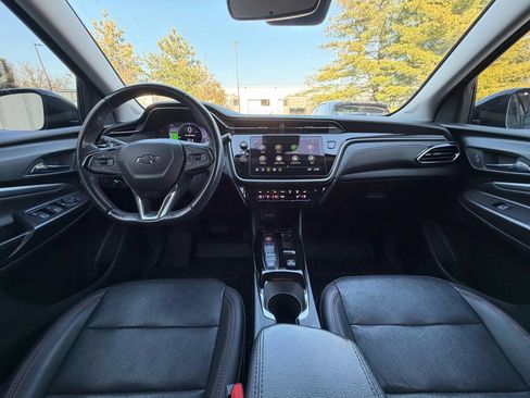 Used 2023 Chevrolet Bolt EUV LT w/ Convenience Package image 2