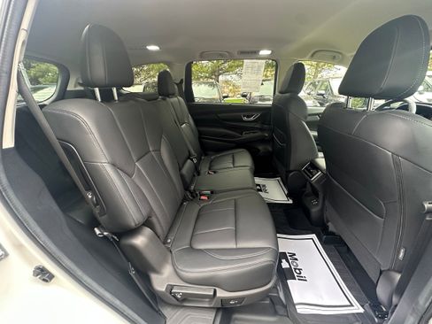 Used 2023 Subaru Ascent Limited image 17
