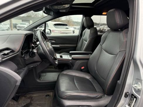Used 2021 Toyota Sienna XSE image 2