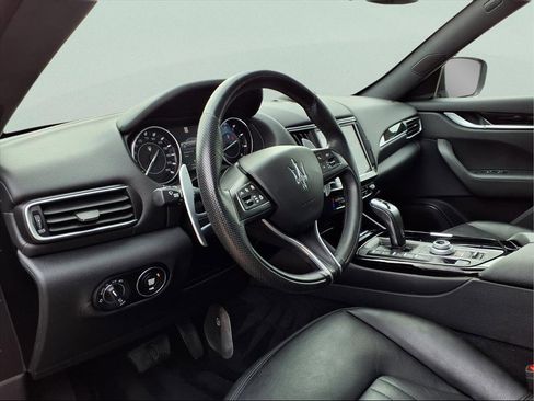 Used 2023 Maserati Levante Modena image 11