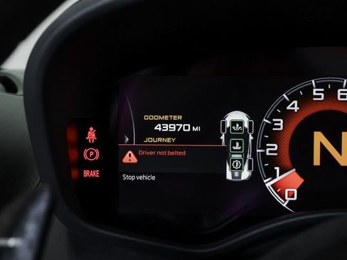 Used 2018 McLaren 570S Spider RWD image 38