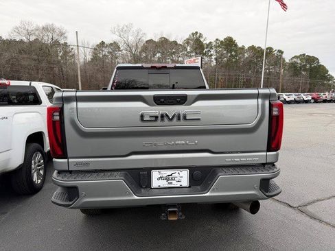Certified 2025 GMC Sierra 2500 Denali Ultimate image 8