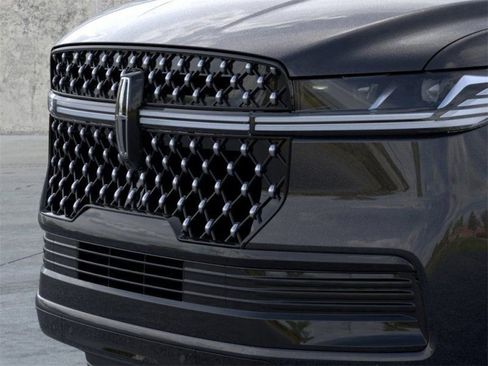 New 2025 Lincoln Navigator L Black Label image 17