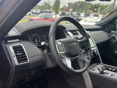Certified 2025 Land Rover Discovery S AWD/4WD image 19