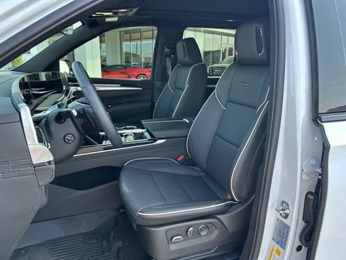 Used 2026 Cadillac Escalade Sport w/ Touring Package AWD/4WD image 15