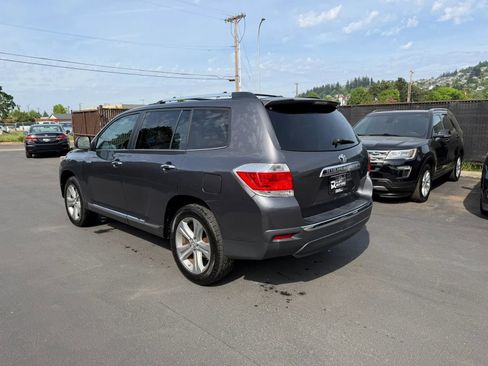 Used 2013 Toyota Highlander Limited FWD image 6