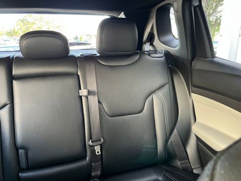 Used 2025 Jeep Compass Limited image 37