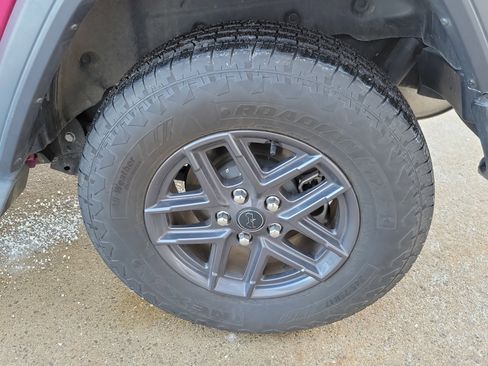 Used 2024 Jeep Wrangler Sport image 5