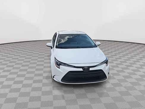 Used 2023 Toyota Corolla LE FWD image 2