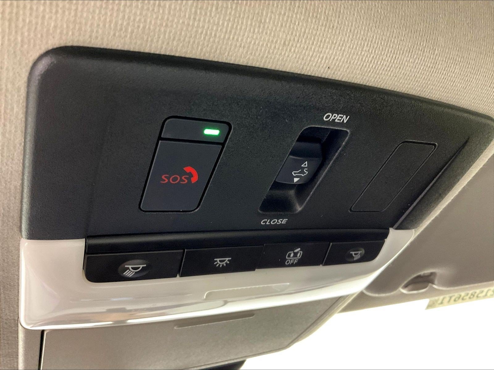 Used 2022 Nissan Sentra SR w/ SR Premium Package FWD image 39